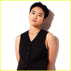 Terry Hu Pronouns King Crind1976